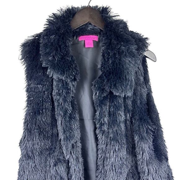 Betsy Johnson faux fur vest size L - Picture 2 of 4